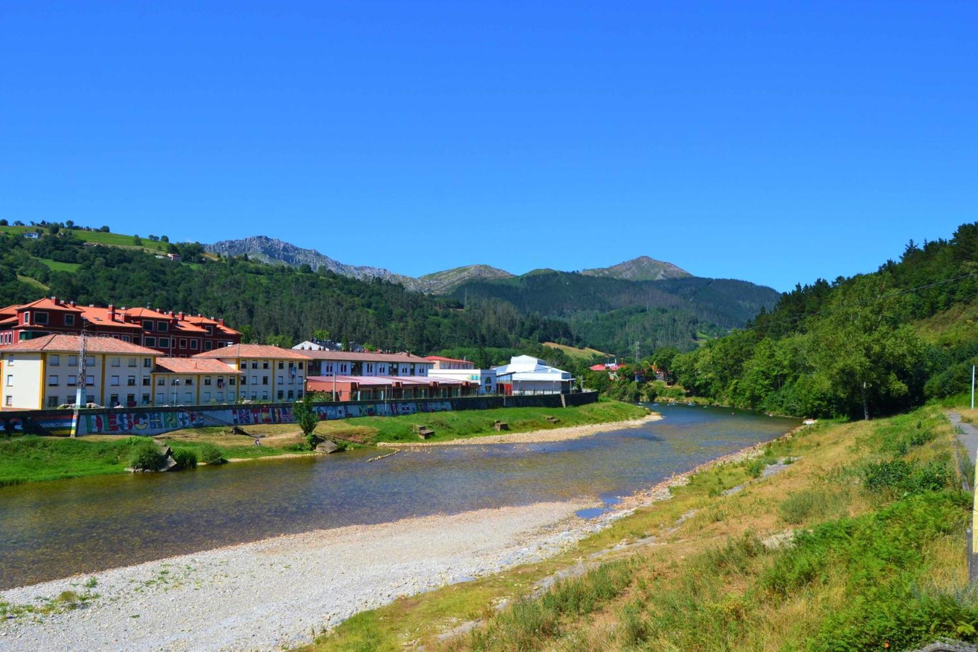 Villa Casa La Gueelina En Asturias Arriondas Esterno foto